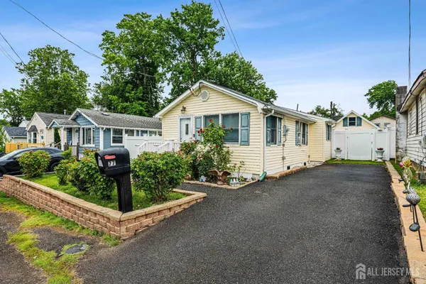 $330,000 | 77 Pacific Boulevard, Old Bridge, NJ 07735