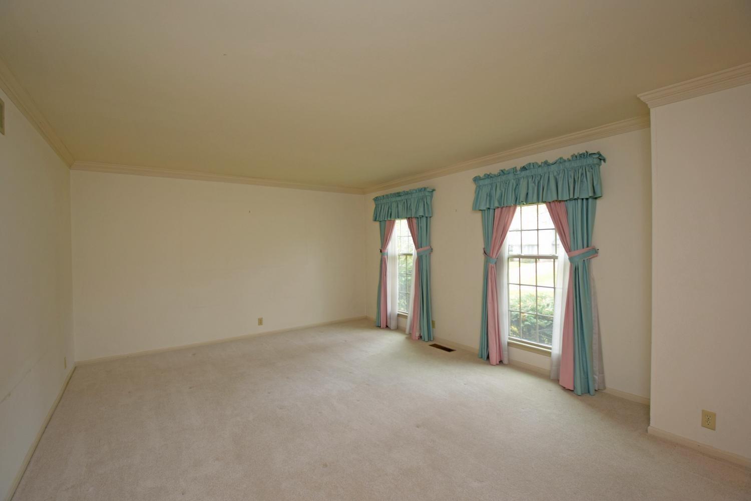 6953 Stonington Road Cincinnati, OH 45230 - Photo 5 of 40 Gallery Image 5