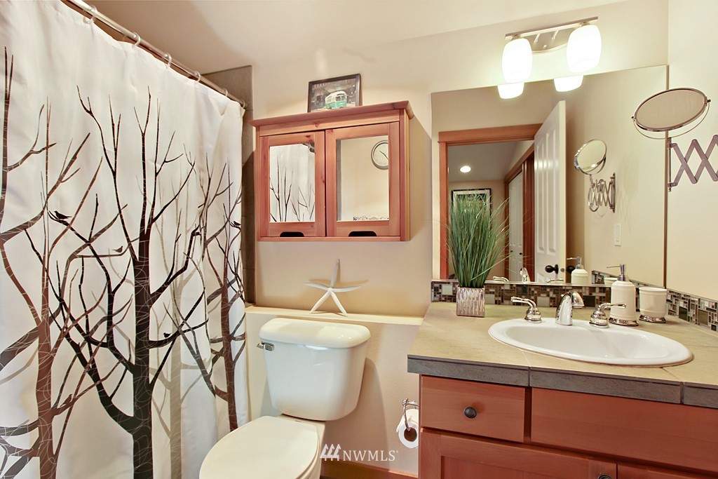 5218 Puget Boulevard Southwest, Unit C Seattle, WA 98106 - Photo 16 of 18