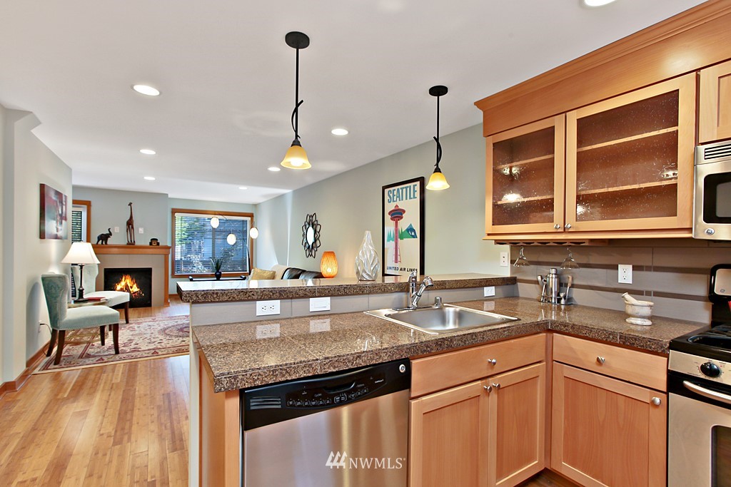 5218 Puget Boulevard Southwest, Unit C Seattle, WA 98106 - Photo 7 of 18