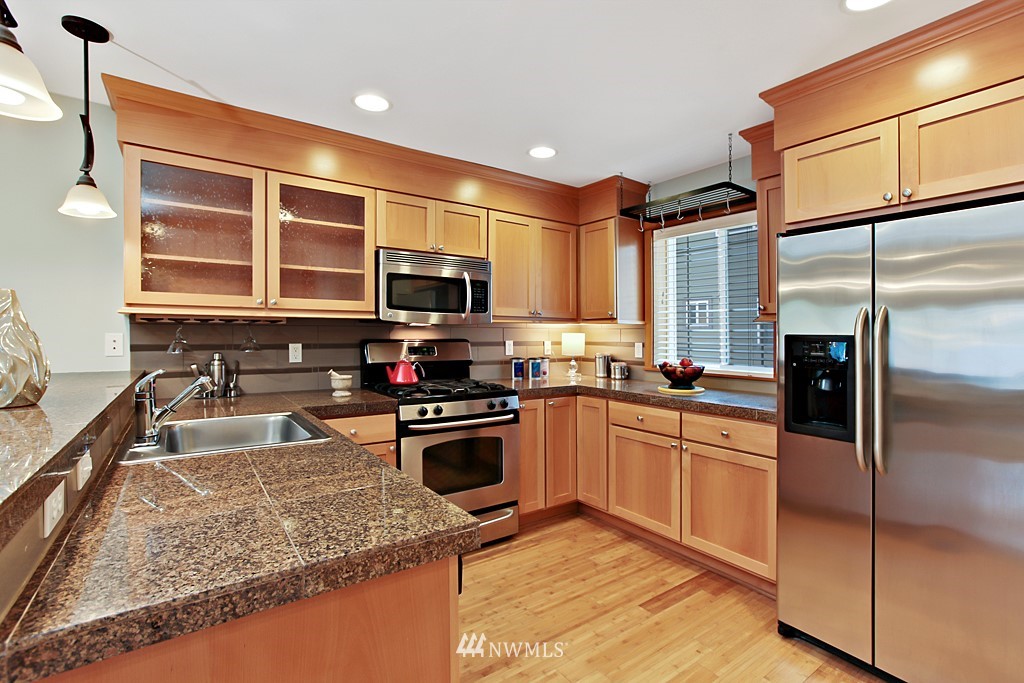 5218 Puget Boulevard Southwest, Unit C Seattle, WA 98106 - Photo 8 of 18