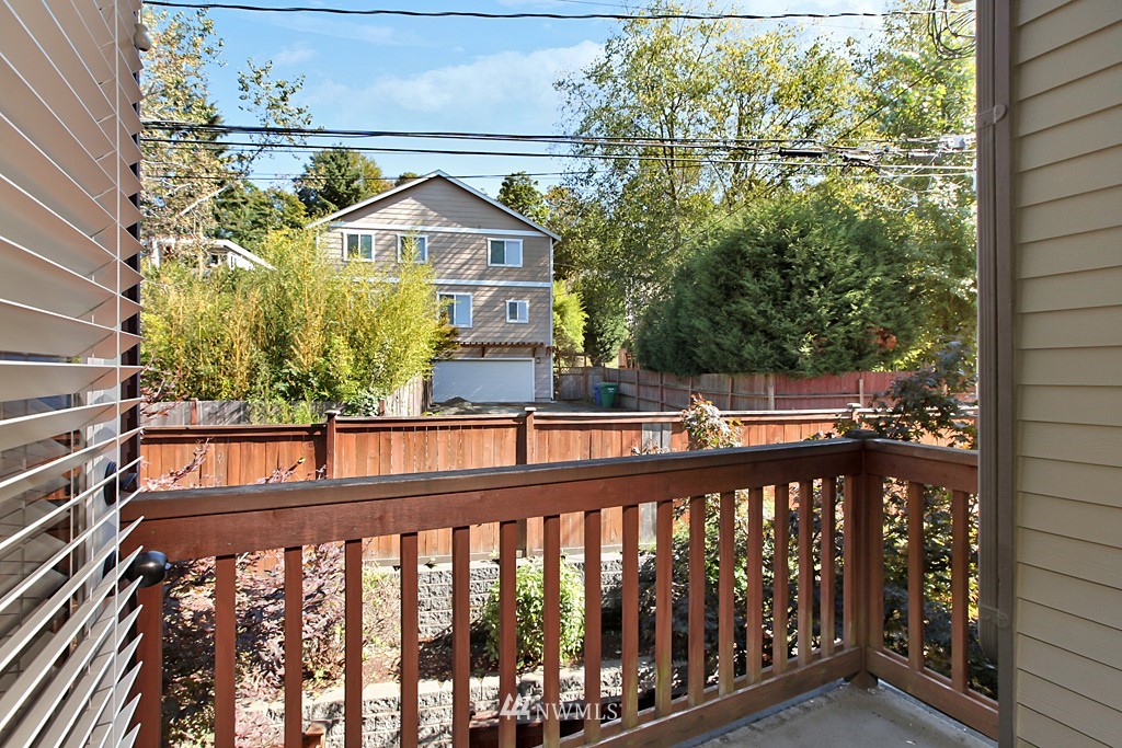 5218 Puget Boulevard Southwest, Unit C Seattle, WA 98106 - Photo 10 of 18