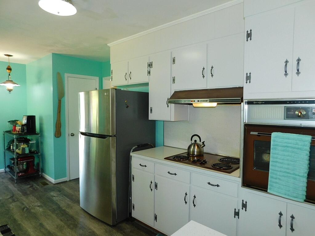 3269 Pitzer Road Roanoke, VA 24014 - Photo 13 of 33 Kitchen