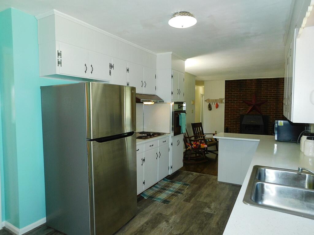 3269 Pitzer Road Roanoke, VA 24014 - Photo 14 of 33 Kitchen
