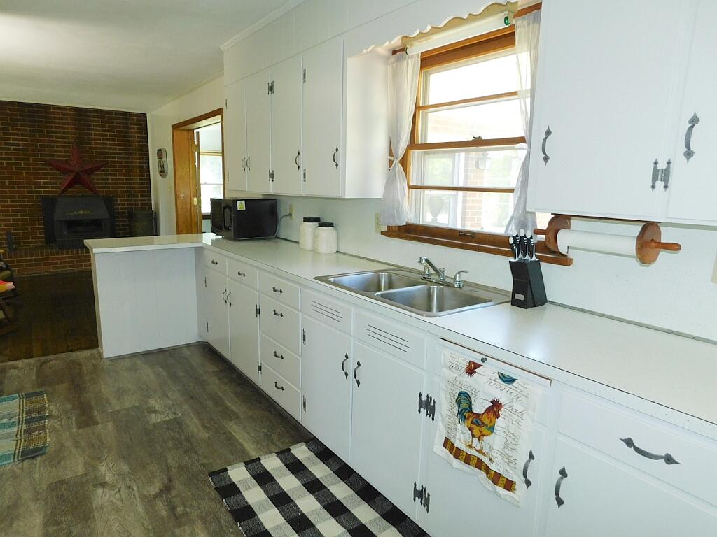 3269 Pitzer Road Roanoke, VA 24014 - Photo 17 of 33 Kitchen