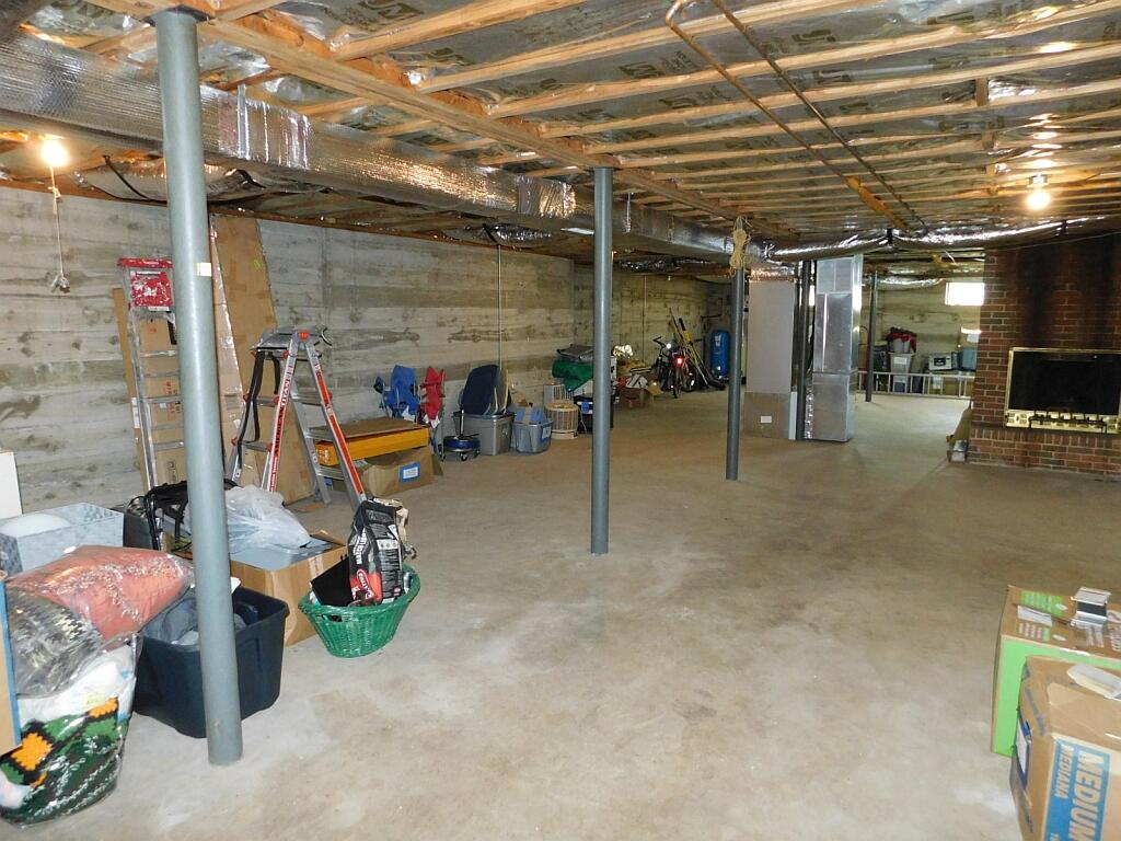 3269 Pitzer Road Roanoke, VA 24014 - Photo 29 of 33 Basement