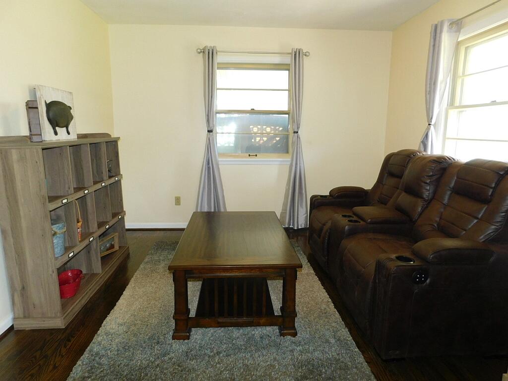 3269 Pitzer Road Roanoke, VA 24014 - Photo 6 of 33 Dining Room