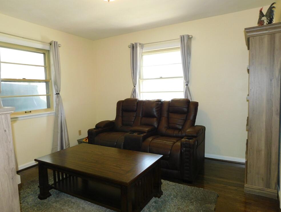 3269 Pitzer Road Roanoke, VA 24014 - Photo 7 of 33 Dining Room