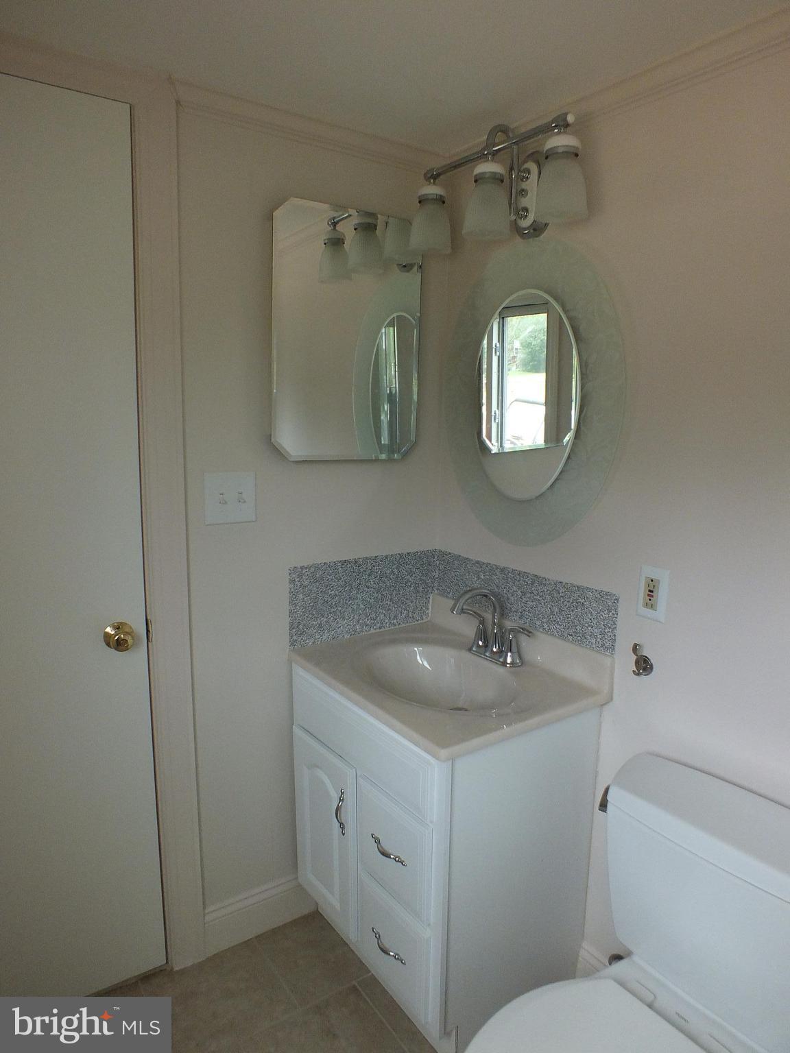 3801 Towanda Road Alexandria, VA 22303 - Photo 5 of 11 Bath