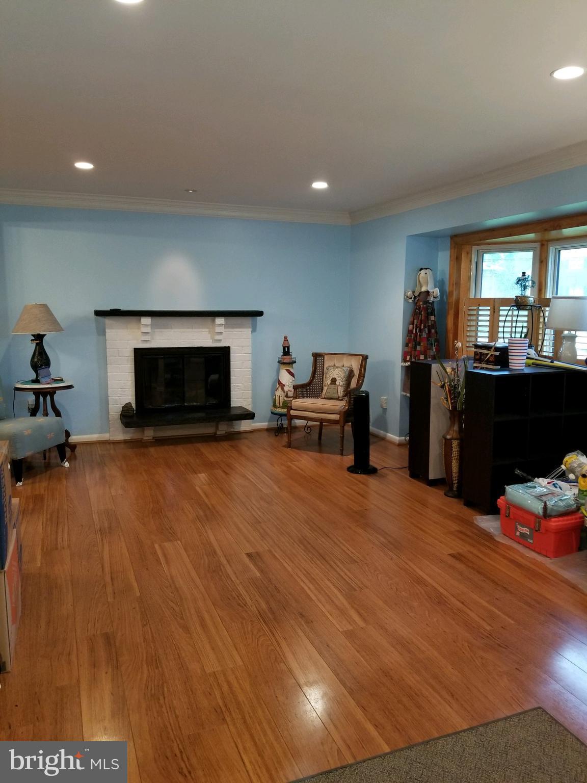 3801 Towanda Road Alexandria, VA 22303 - Photo 7 of 11 Living Room