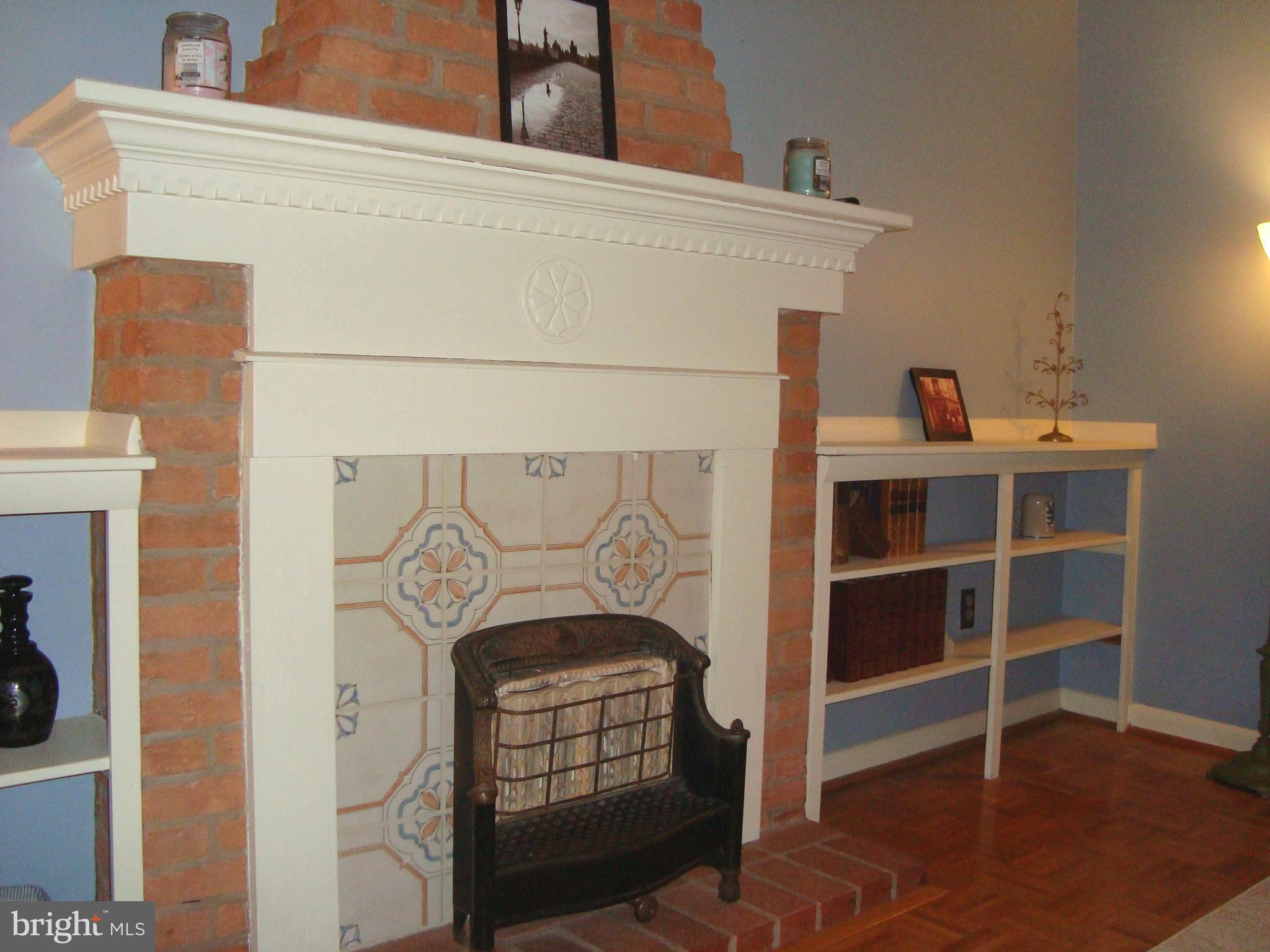 4616 Schenley Road Baltimore, MD 21210 - Photo 7 of 30 Living Room