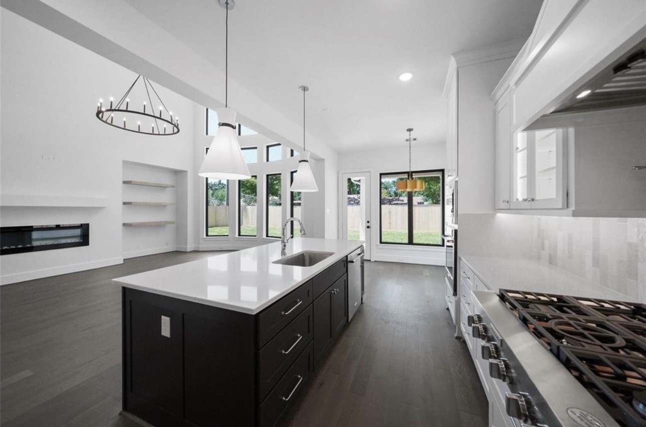 1917 Ridgemore Drive Houston, TX 77055 - Photo 13 of 39