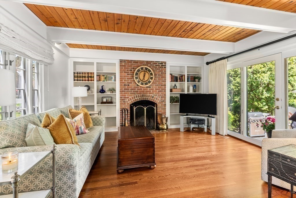 27 Dean Road Weston, MA 02493 - Photo 15 of 41