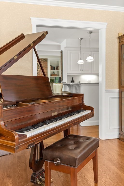 27 Dean Road Weston, MA 02493 - Photo 20 of 41