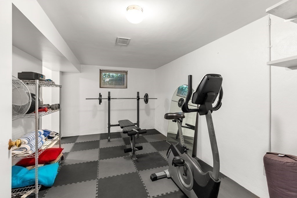 27 Dean Road Weston, MA 02493 - Photo 36 of 41