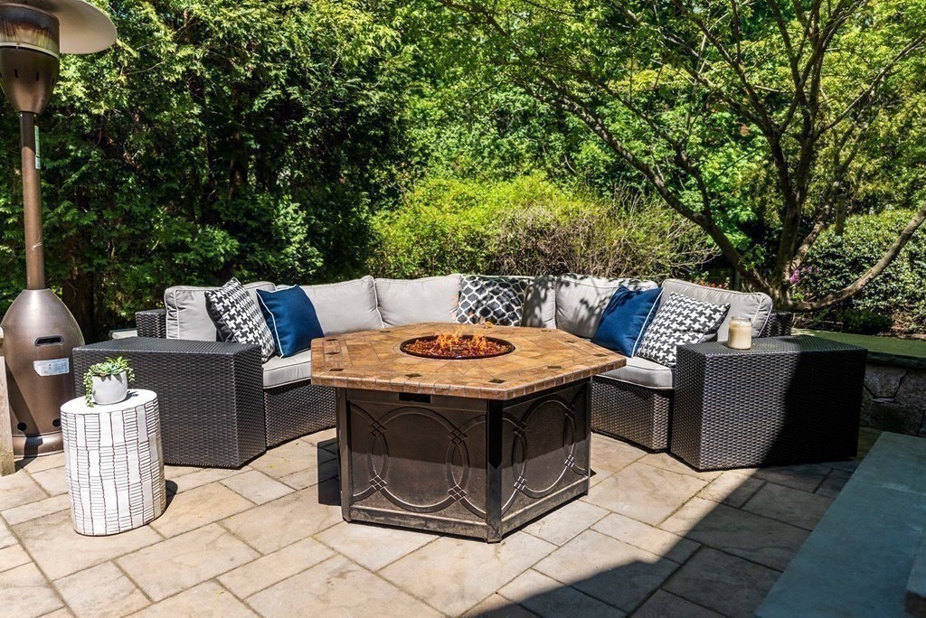 27 Dean Road Weston, MA 02493 - Photo 37 of 41