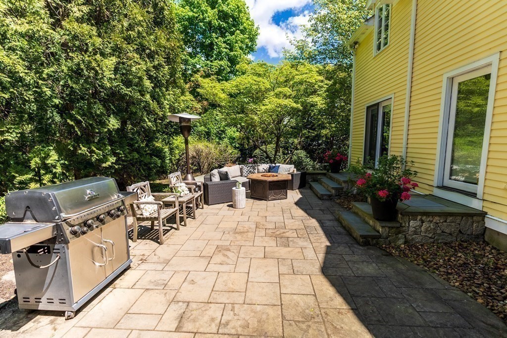 27 Dean Road Weston, MA 02493 - Photo 38 of 41