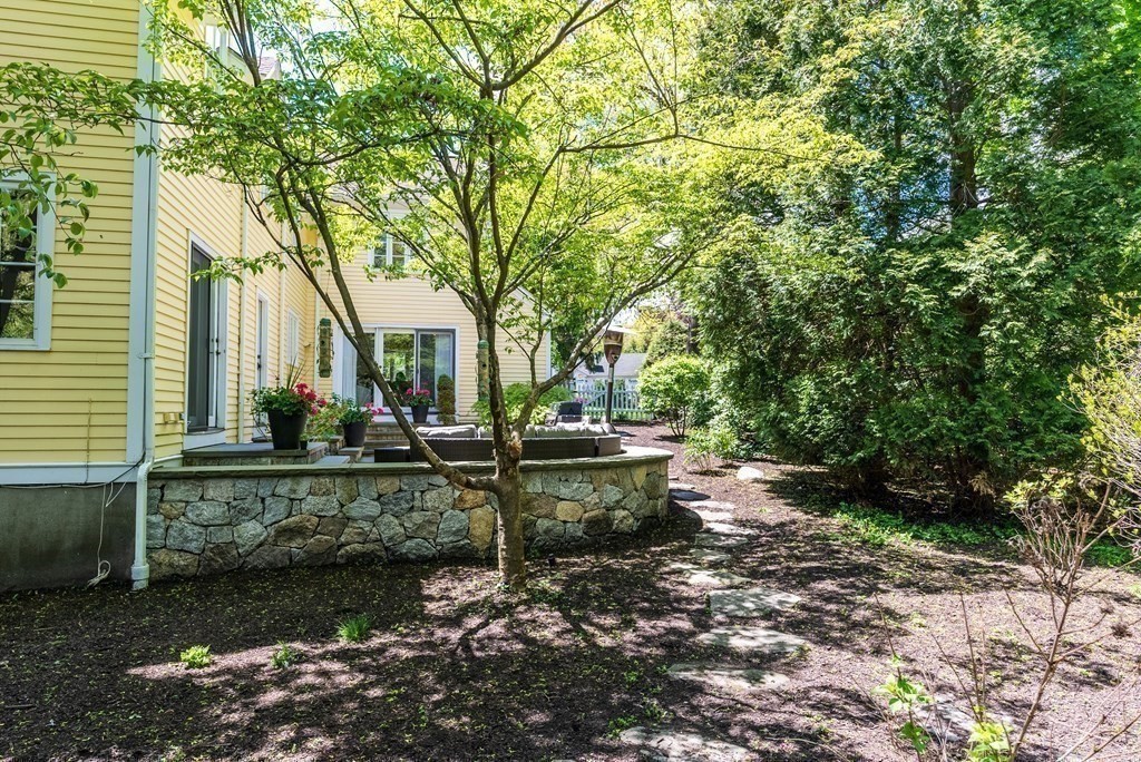 27 Dean Road Weston, MA 02493 - Photo 39 of 41