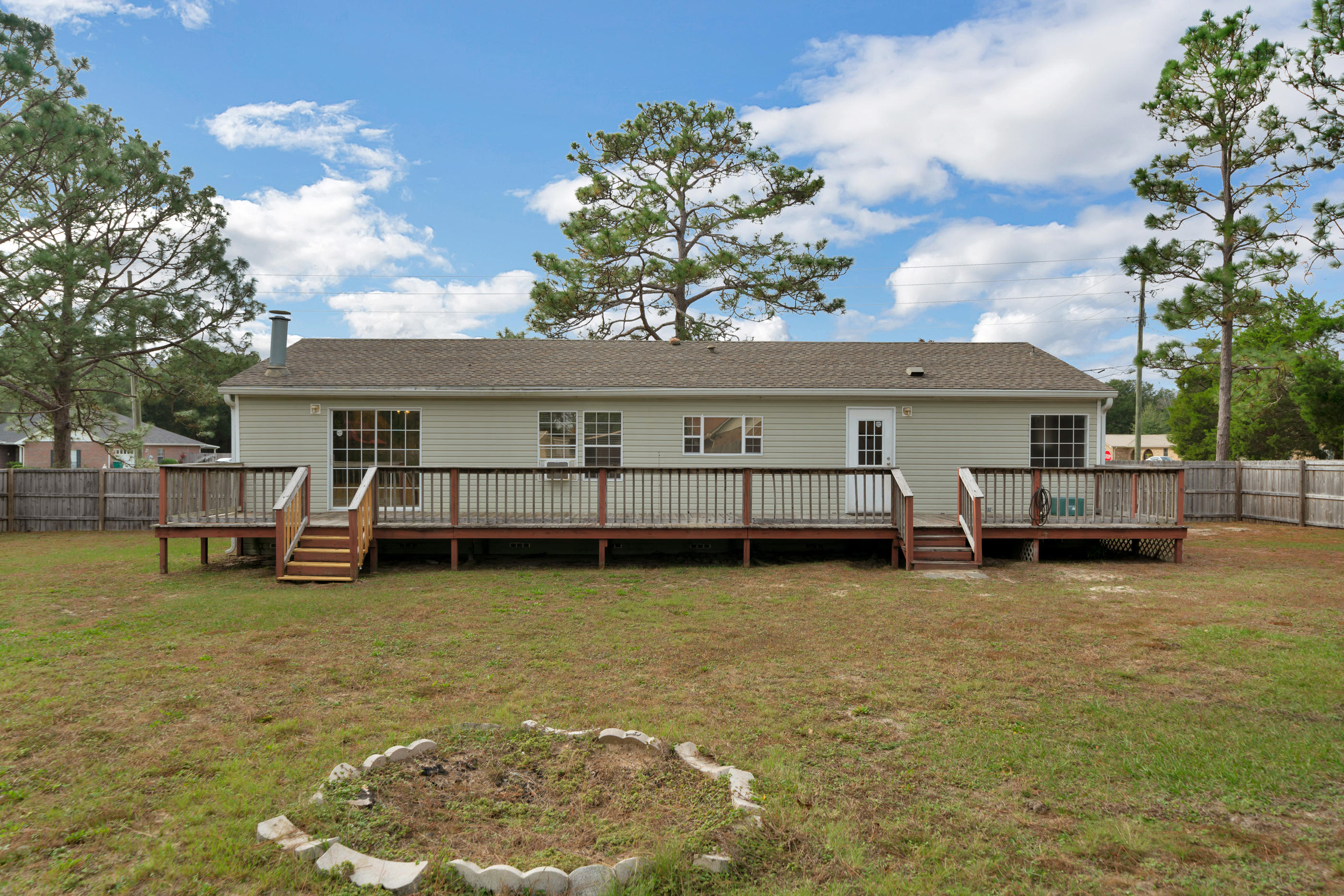 5395 Hillcrest Road Crestview, FL 32539 - Photo 5 of 37 DSC07146