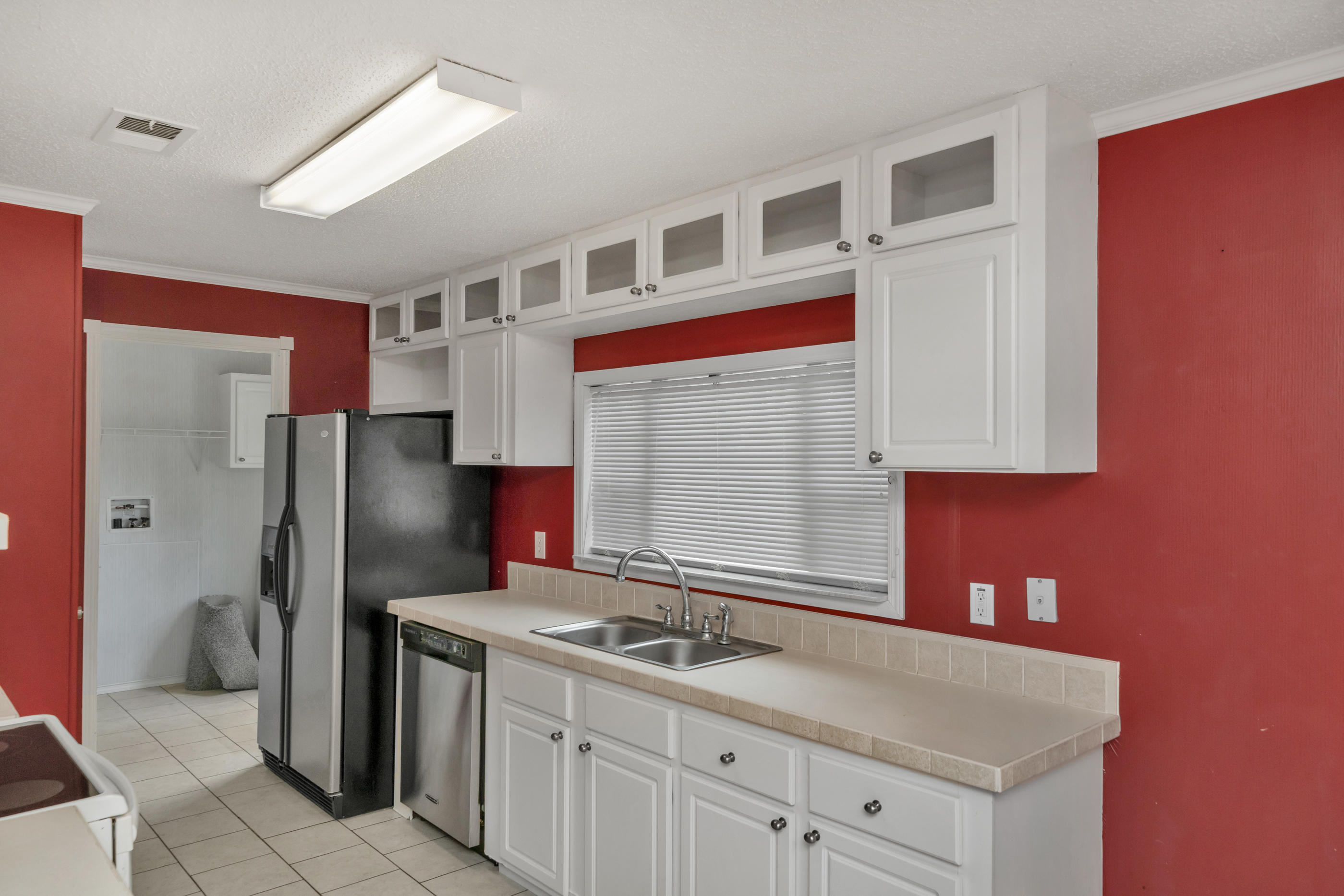 5395 Hillcrest Road Crestview, FL 32539 - Photo 8 of 37 DSC07152