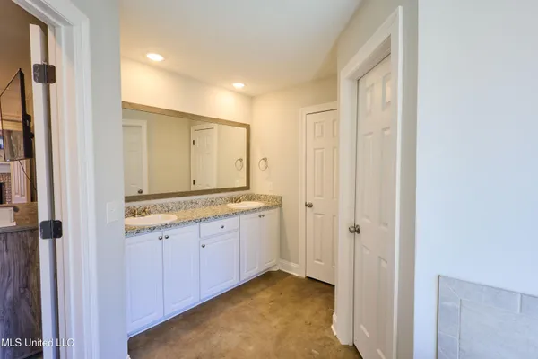 $285,000 | 115 Rotherfield Place, Canton, MS 39046