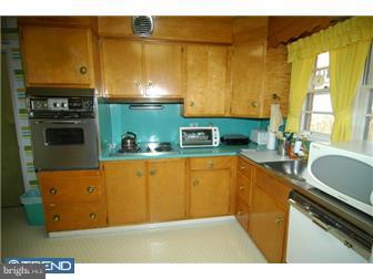 1915 Lorraine Road Reading, PA 19604 - Photo 4 of 12 Gallery Image 4