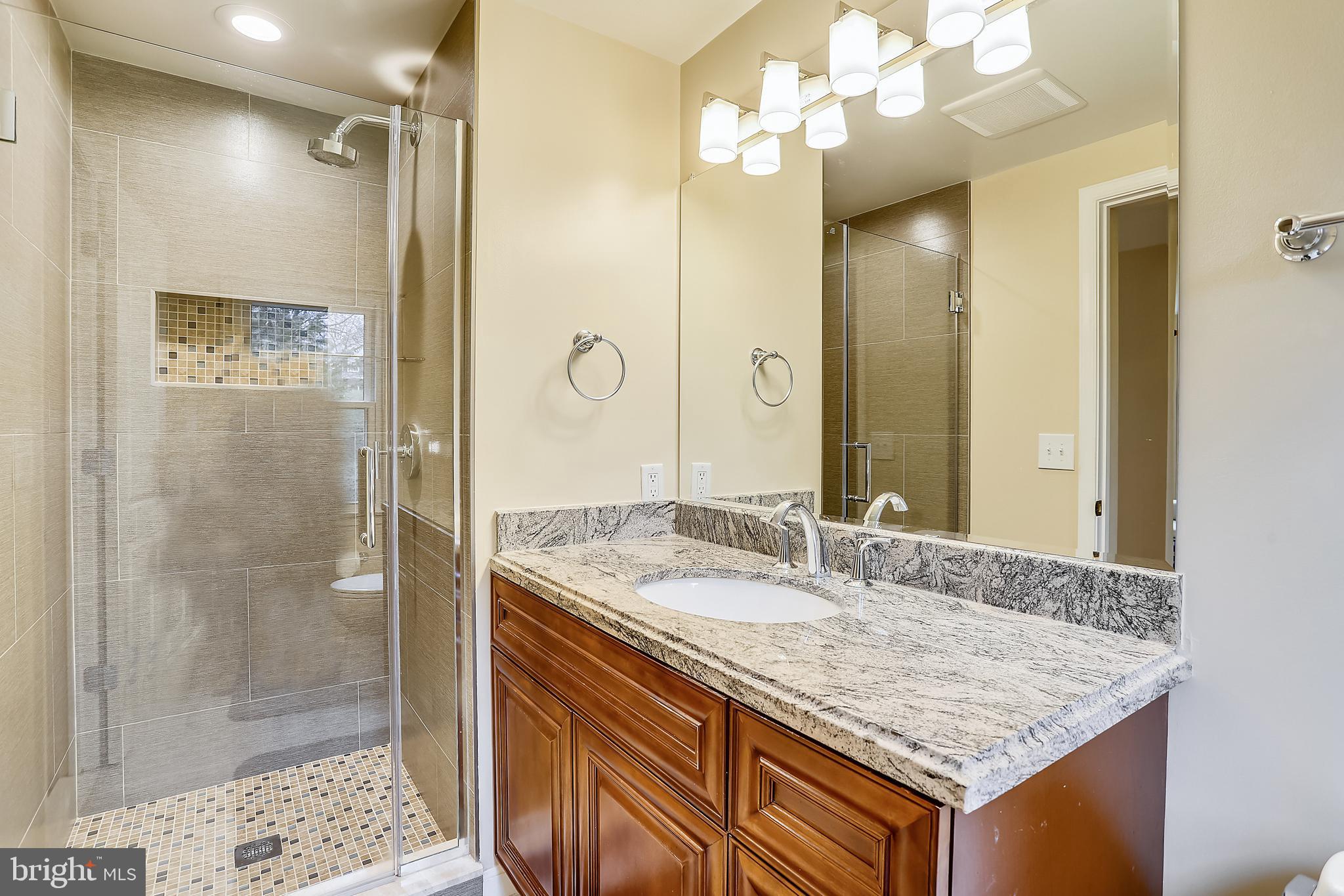 11014 Gainsborough Road Potomac, MD 20854 - Photo 15 of 51 Gallery Image 15