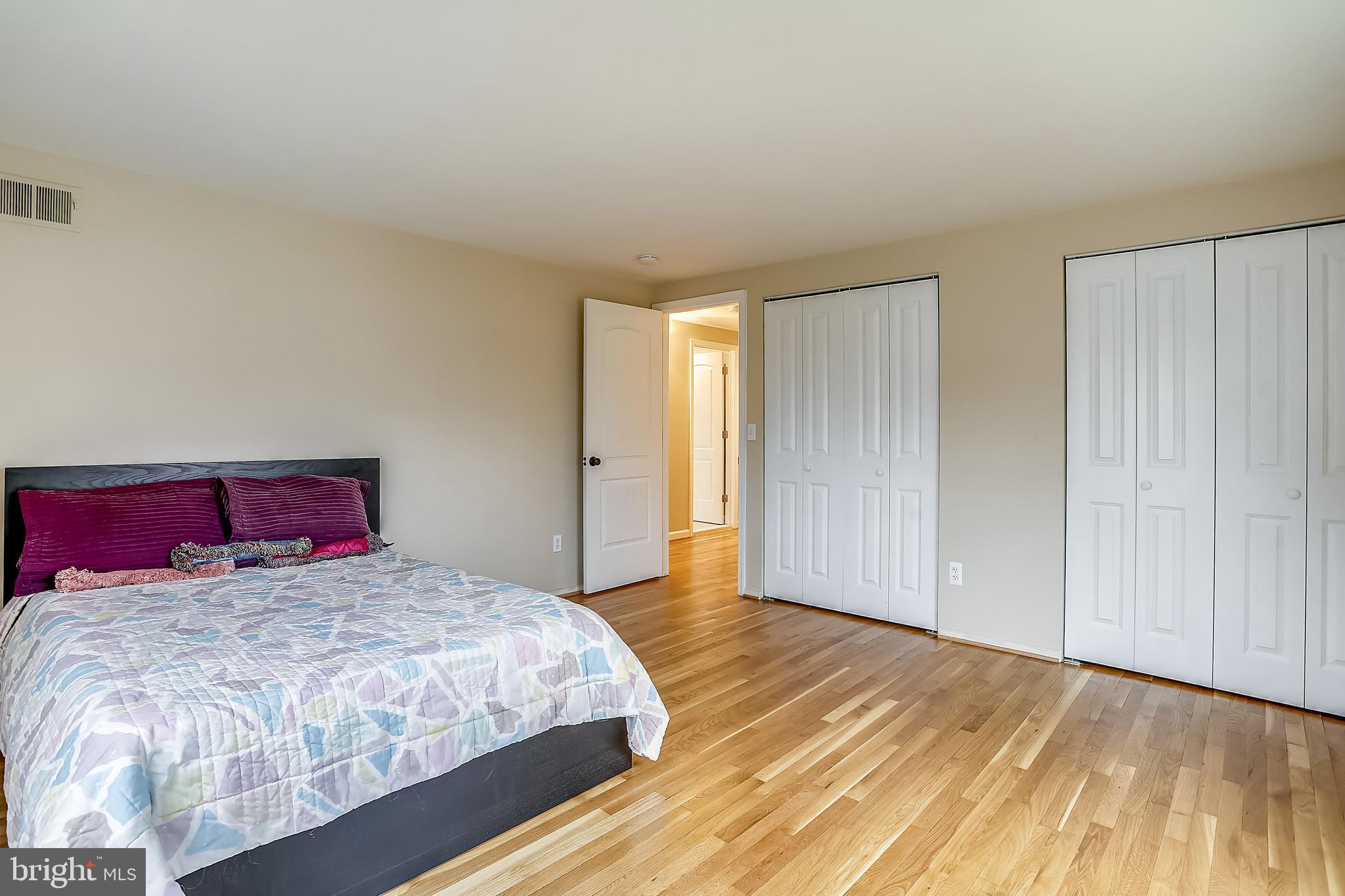 11014 Gainsborough Road Potomac, MD 20854 - Photo 16 of 51 Gallery Image 16