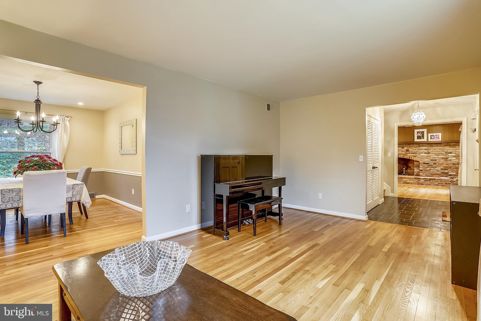 11014 Gainsborough Road Potomac, MD 20854 - Photo 20 of 51 Gallery Image 20