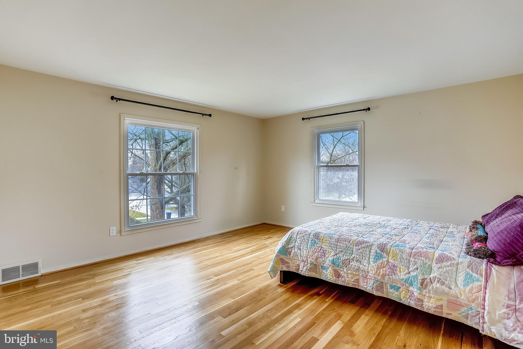 11014 Gainsborough Road Potomac, MD 20854 - Photo 33 of 51 Gallery Image 33