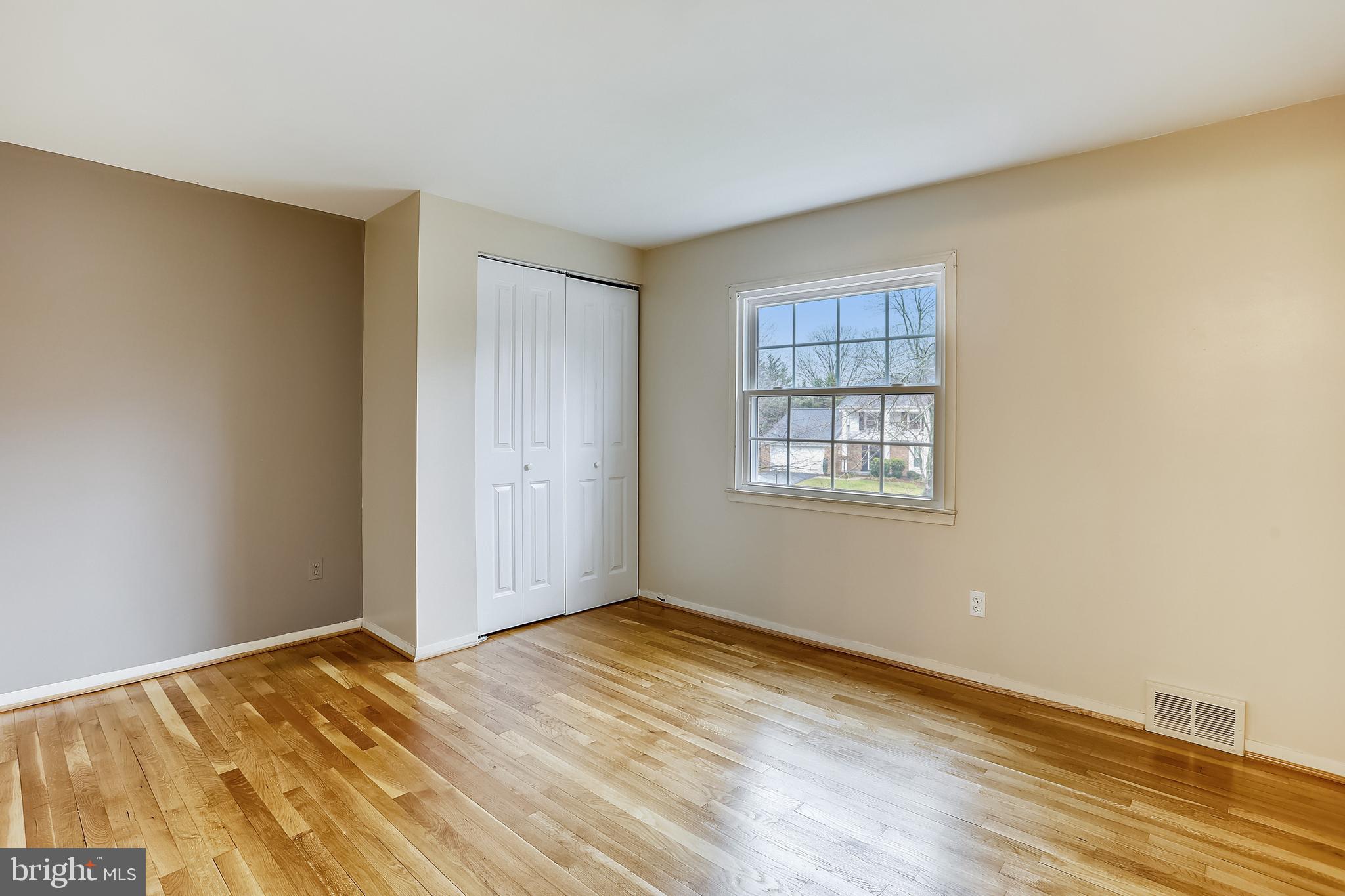 11014 Gainsborough Road Potomac, MD 20854 - Photo 36 of 51 Gallery Image 36