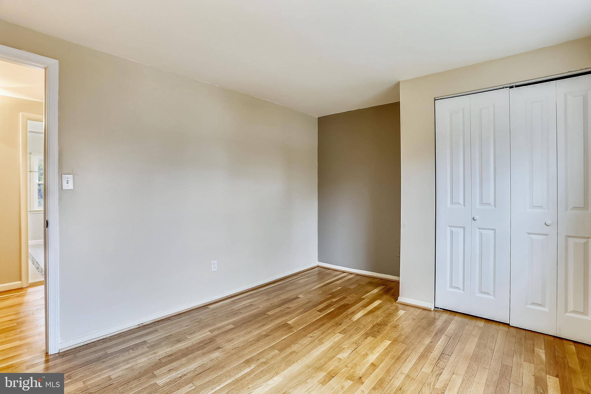 11014 Gainsborough Road Potomac, MD 20854 - Photo 37 of 51 Gallery Image 37