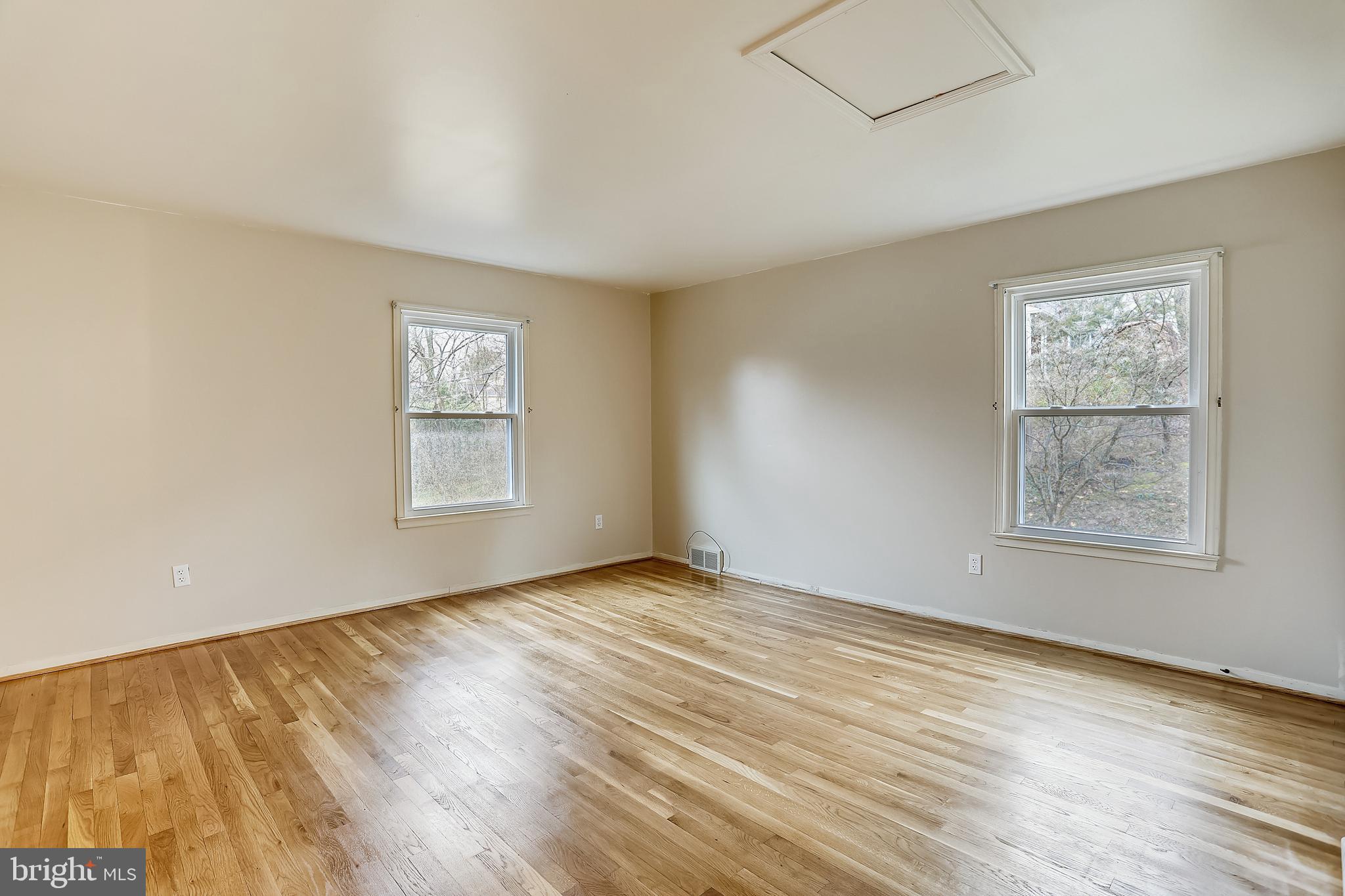 11014 Gainsborough Road Potomac, MD 20854 - Photo 39 of 51 Gallery Image 39