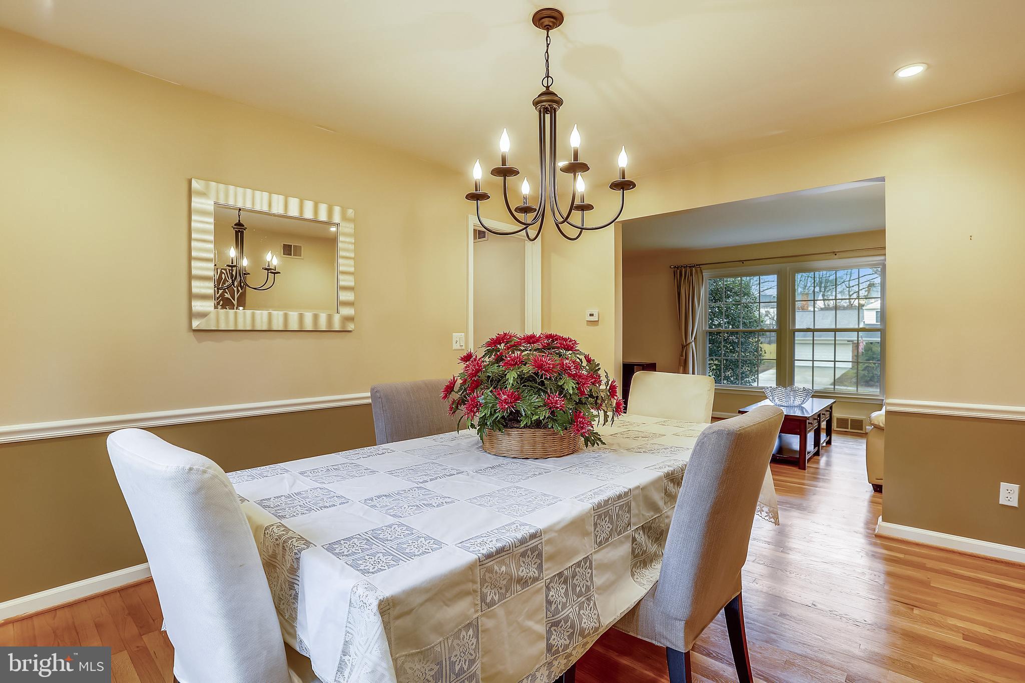 11014 Gainsborough Road Potomac, MD 20854 - Photo 6 of 51 Gallery Image 6