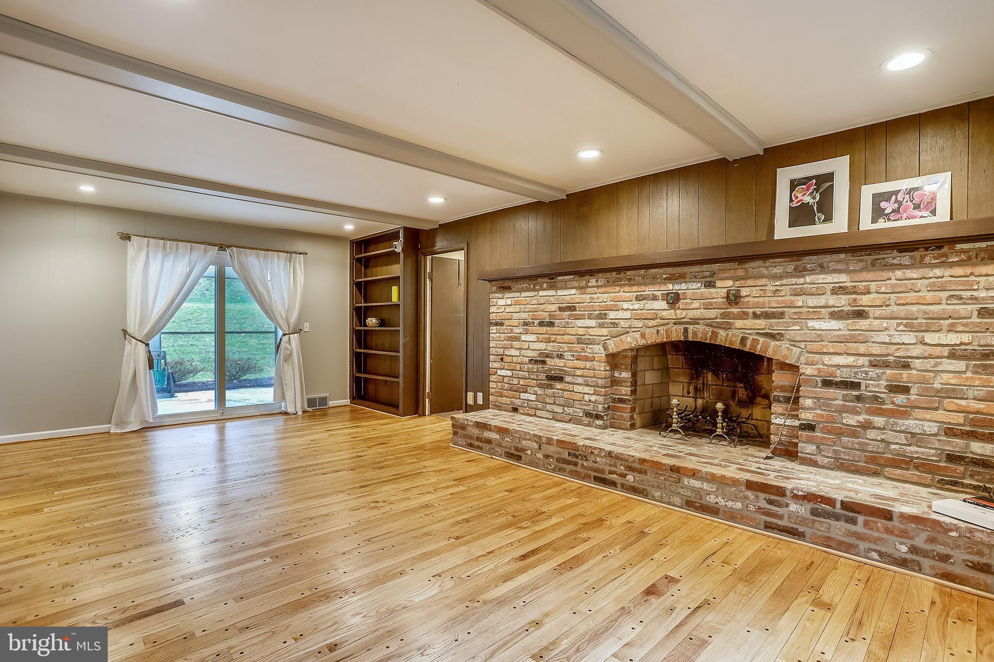 11014 Gainsborough Road Potomac, MD 20854 - Photo 10 of 51 Gallery Image 10