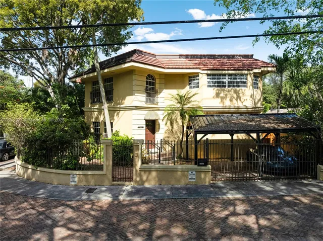 $1,646,000 | 2997 Day Avenue, Miami, FL 33133