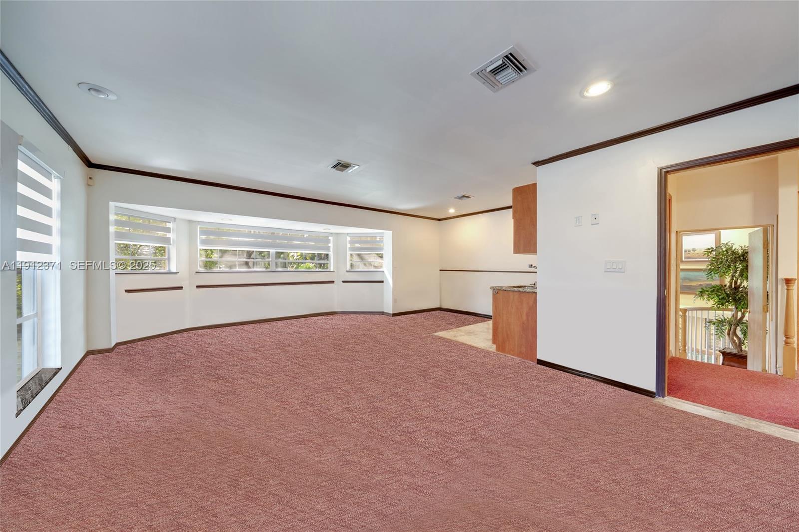 2997 Day Avenue Miami, FL 33133 - Photo 7 of 15 an empty room with windows and closet