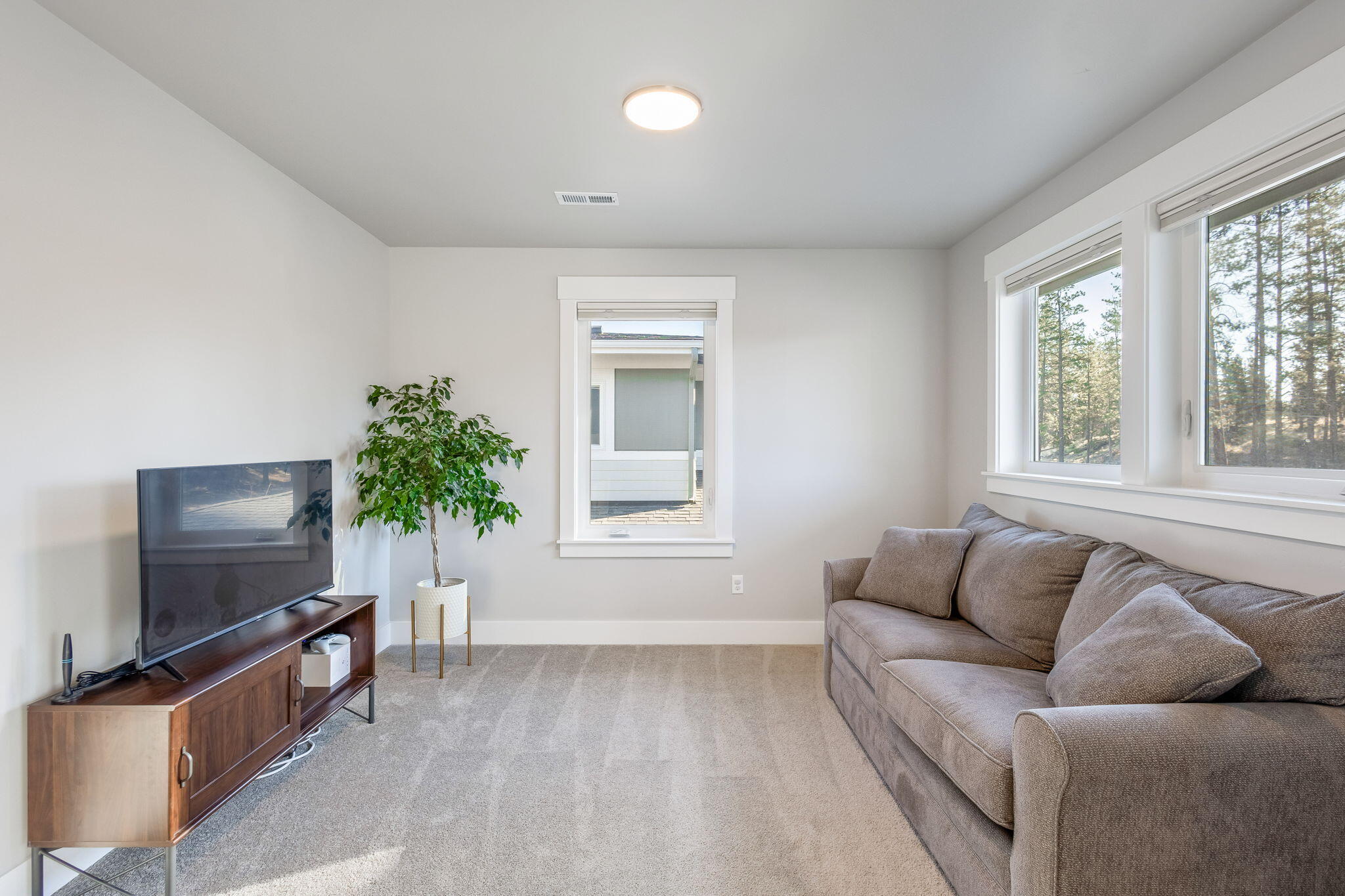 20446 Murphy Road Bend, OR 97702 - Photo 29 of 39 Bonus room/office