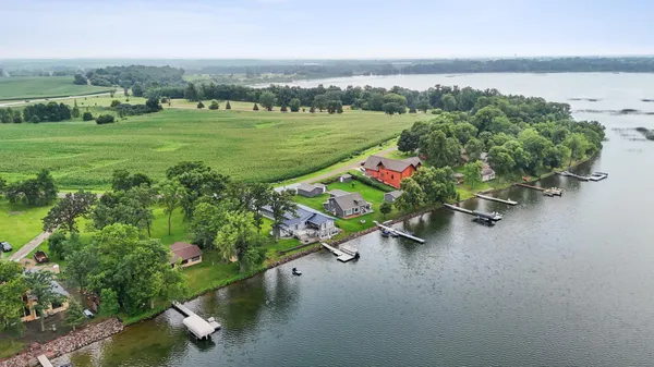 $760,000 | 43951 Percheron Loop, Pelican Rapids, MN 56572