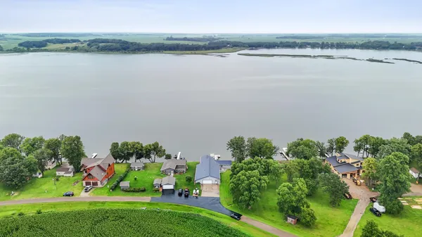 $760,000 | 43951 Percheron Loop, Pelican Rapids, MN 56572