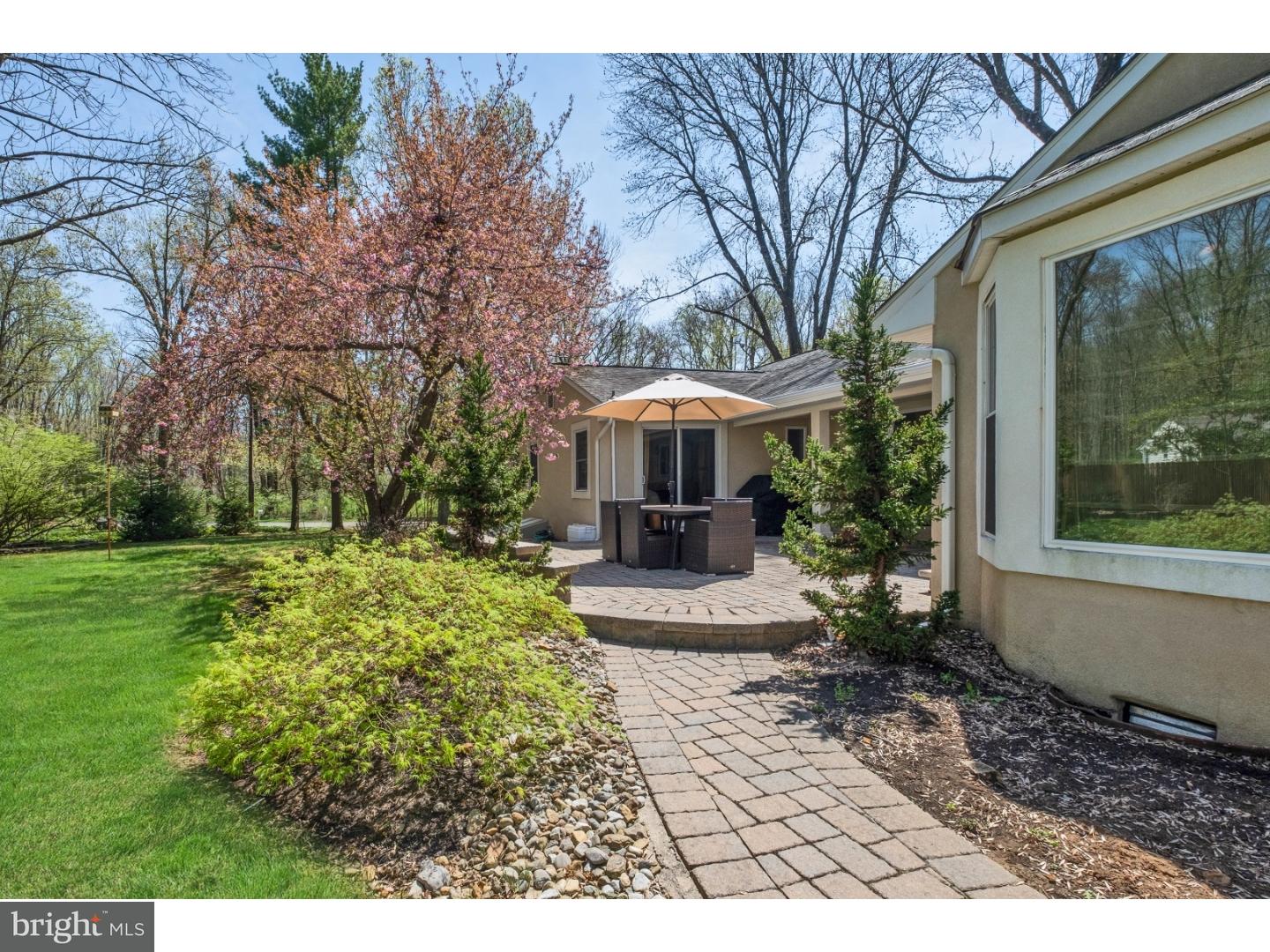 171 Ridgeview Circle Princeton, NJ 08540 - Photo 23 of 25 Pathway from the garage
