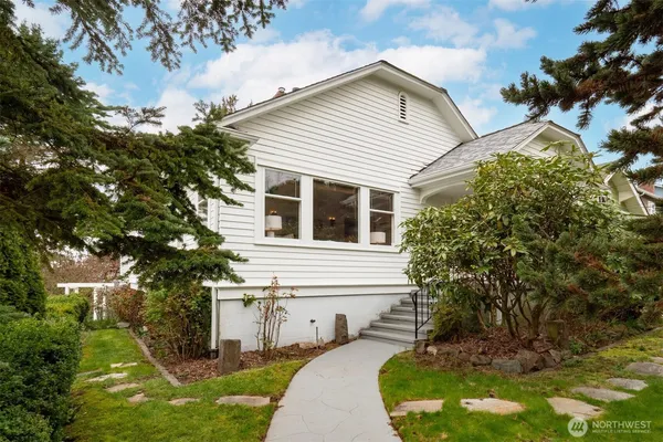 $1,299,999 | 5701 30th Avenue Northeast, Seattle, WA 98105