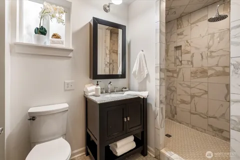 $1,299,999 | 5701 30th Avenue Northeast, Seattle, WA 98105