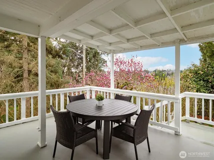 $1,299,999 | 5701 30th Avenue Northeast, Seattle, WA 98105