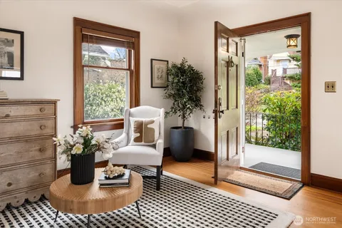 $1,299,999 | 5701 30th Avenue Northeast, Seattle, WA 98105