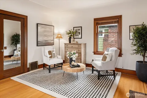 $1,299,999 | 5701 30th Avenue Northeast, Seattle, WA 98105