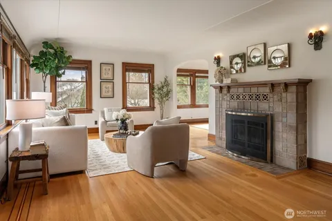 $1,299,999 | 5701 30th Avenue Northeast, Seattle, WA 98105