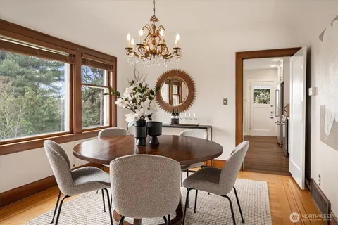 $1,299,999 | 5701 30th Avenue Northeast, Seattle, WA 98105