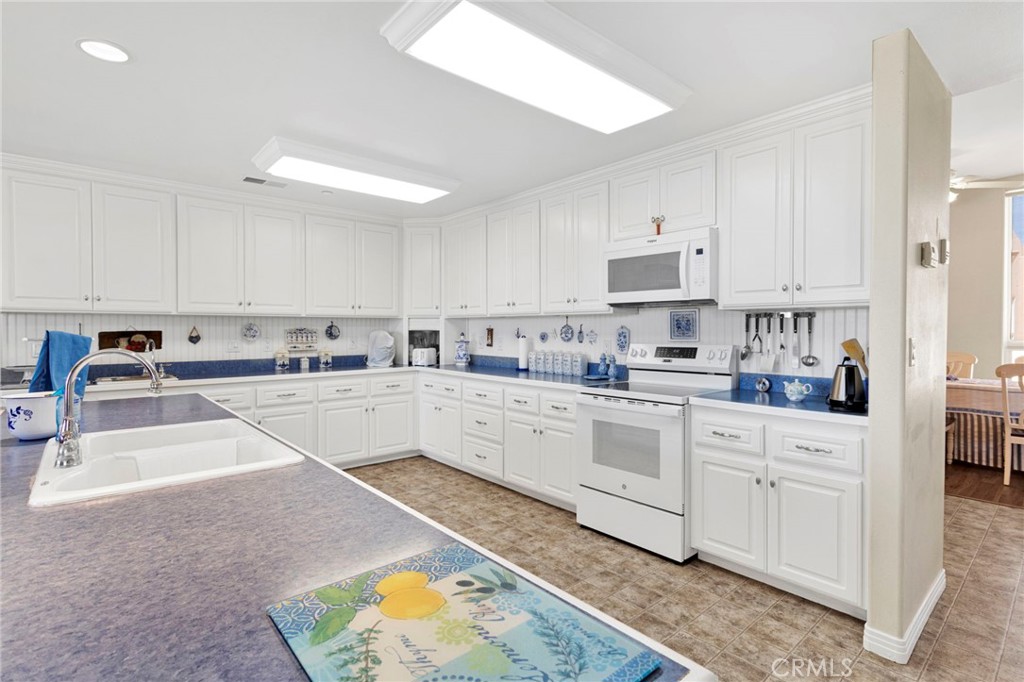 16222 Wild Road Helendale, CA 92342 - Photo 15 of 75