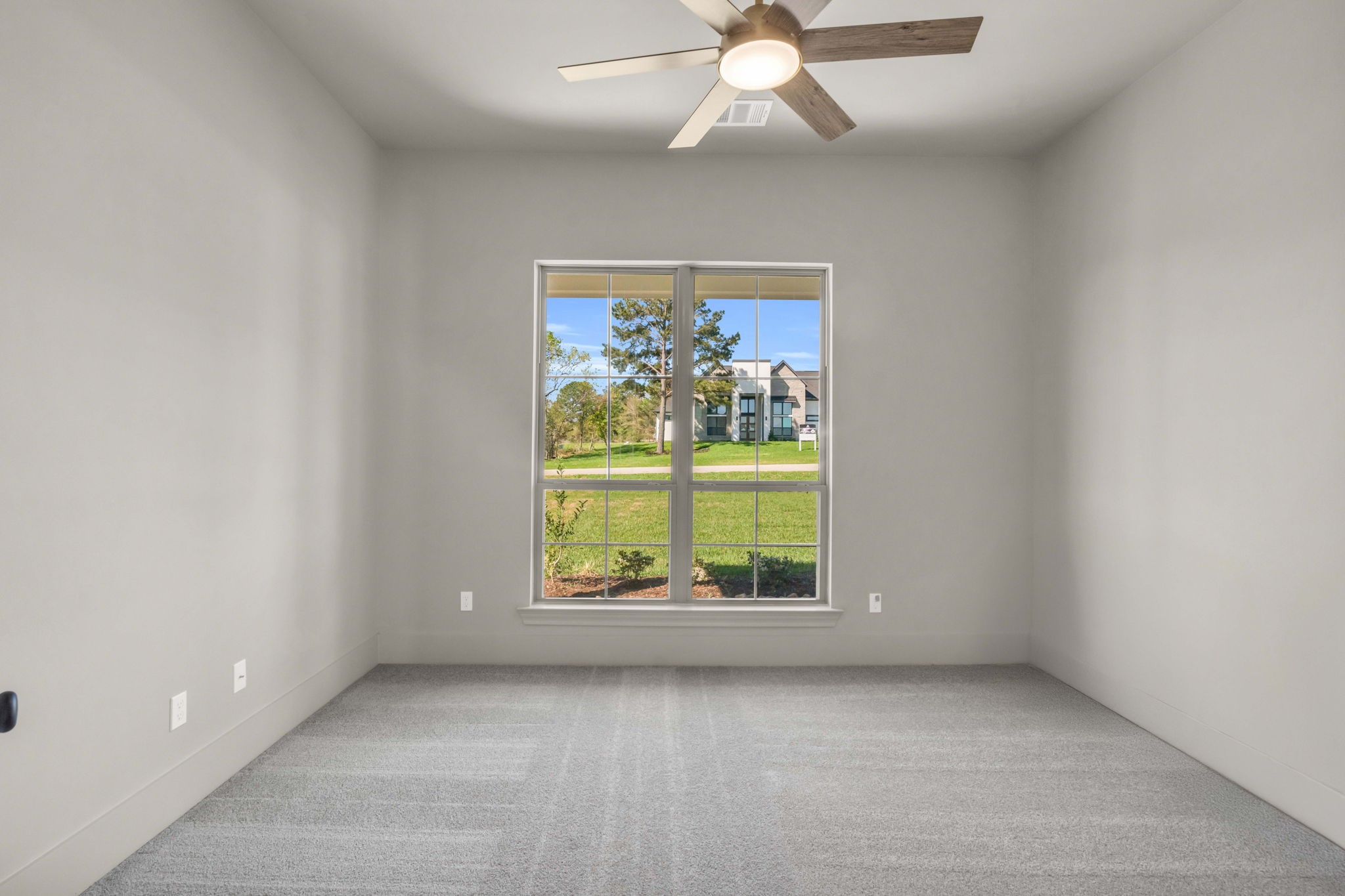 24972 Hopeview Way Montgomery, TX 77356 - Photo 23 of 38 Secondary bedroom.
